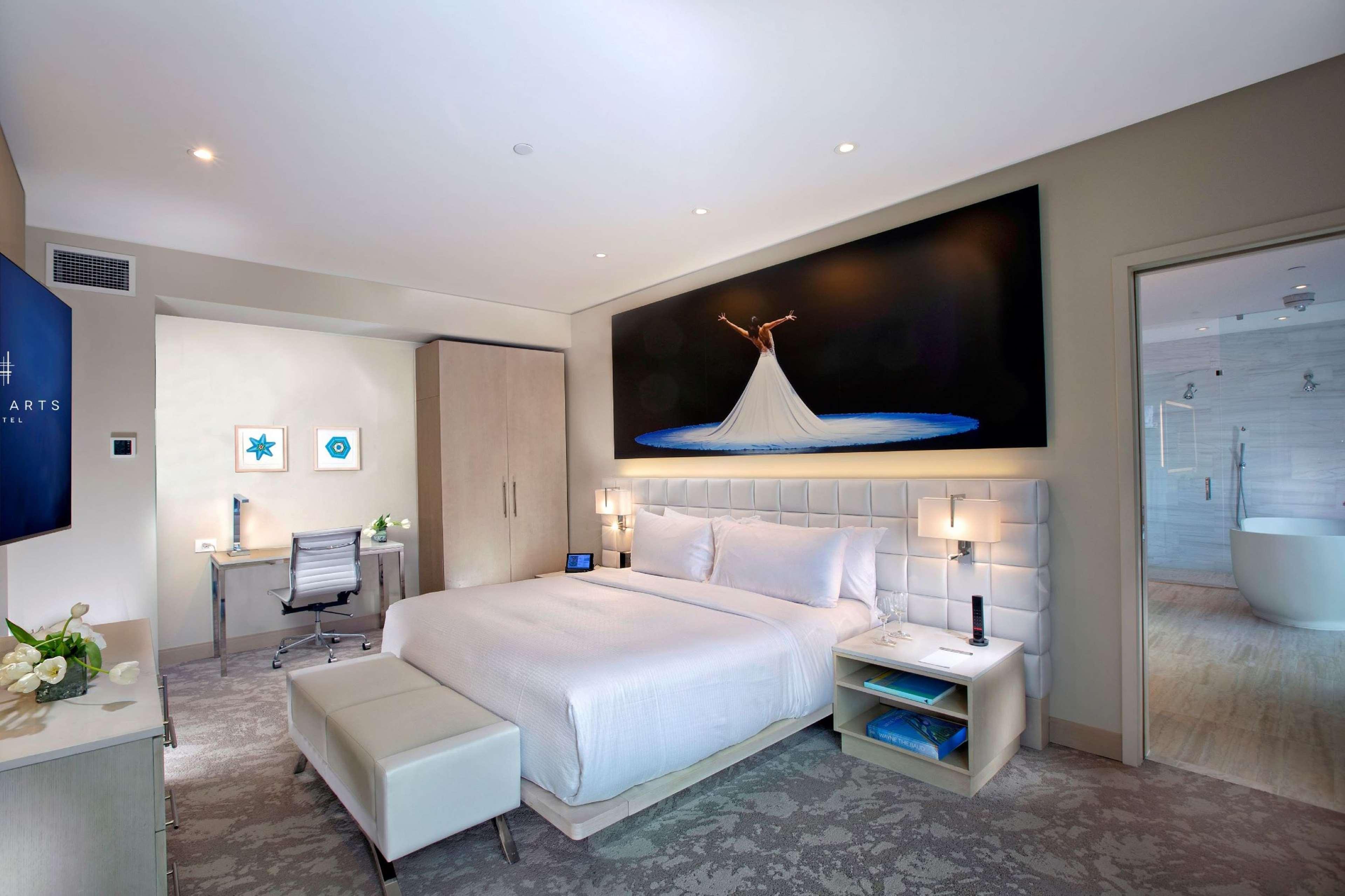 Hall Arts Hotel Dallas, Curio Collection By Hilton Εξωτερικό φωτογραφία