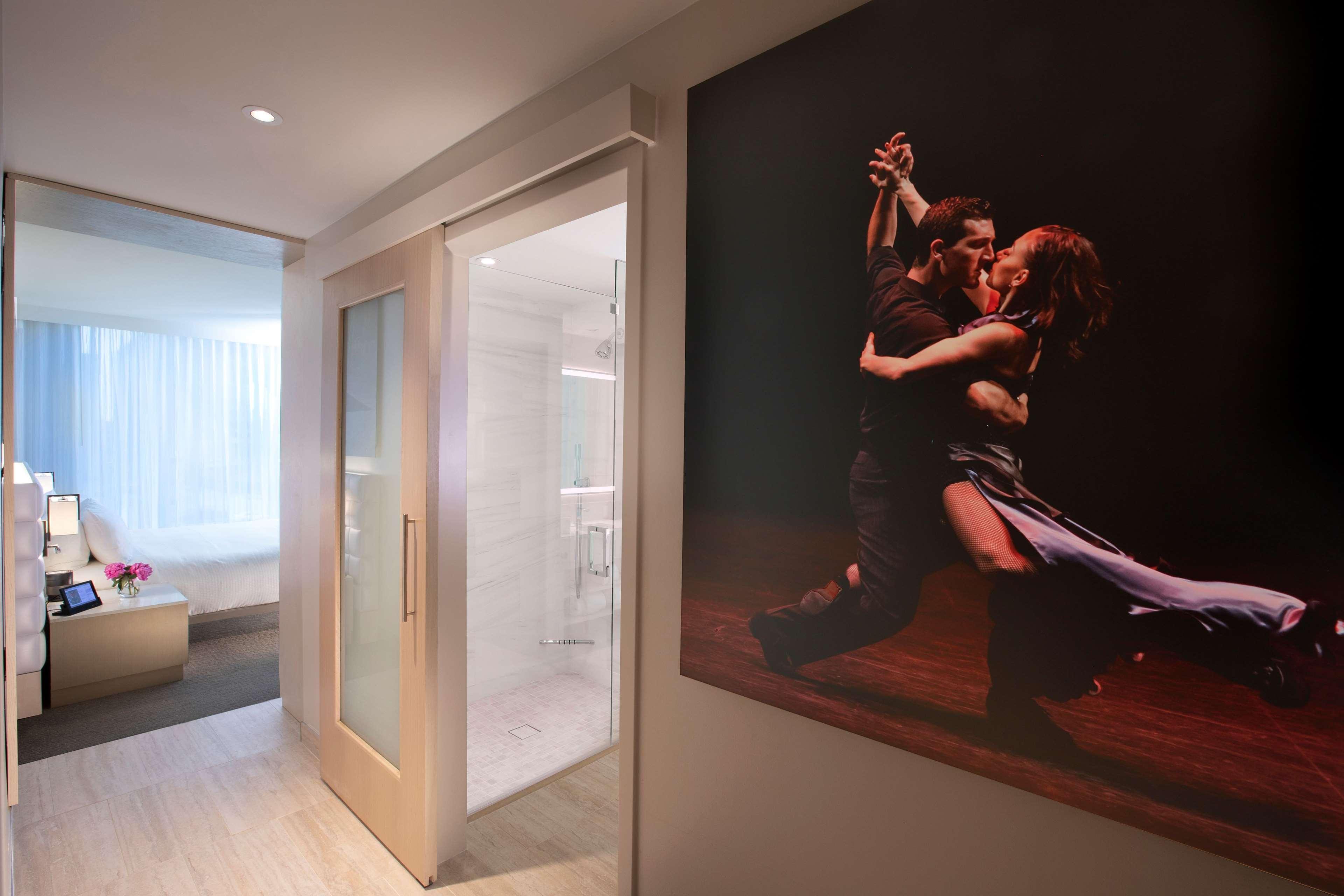 Hall Arts Hotel Dallas, Curio Collection By Hilton Εξωτερικό φωτογραφία